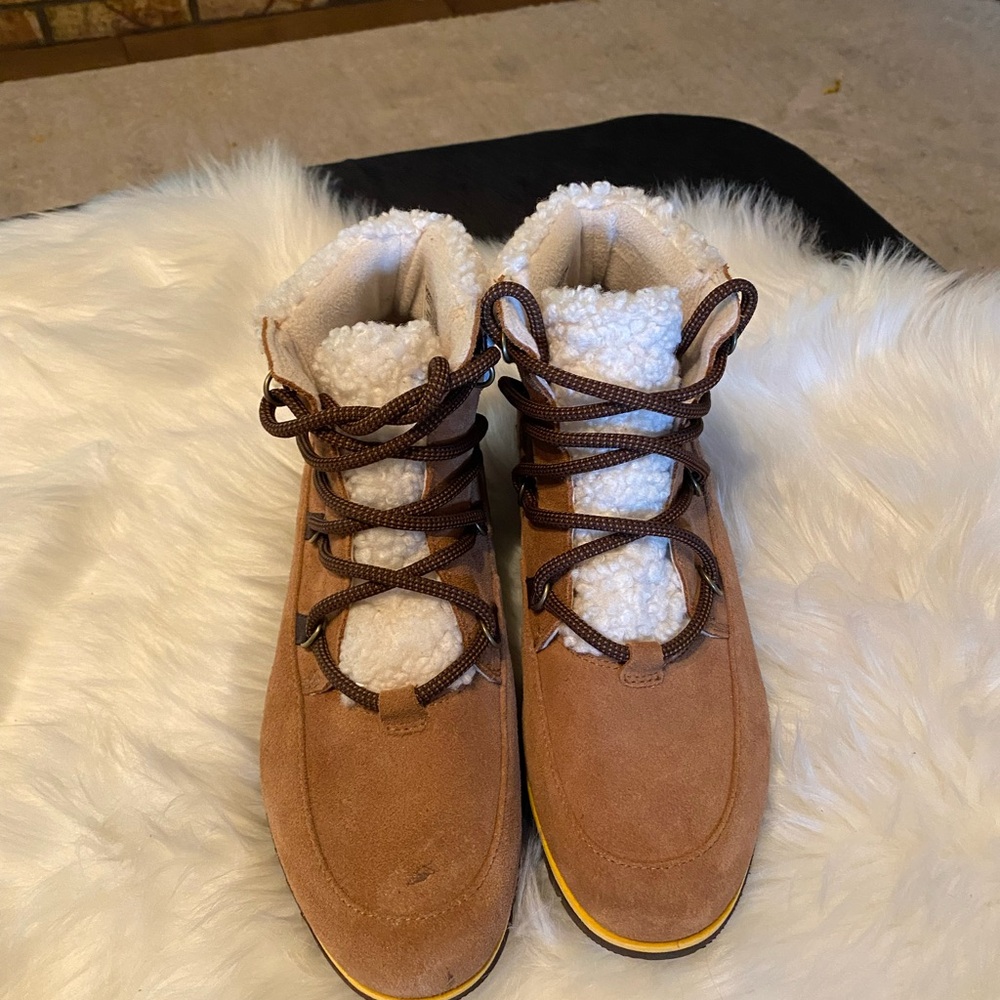 Sorel booties - Picture 2 of 8